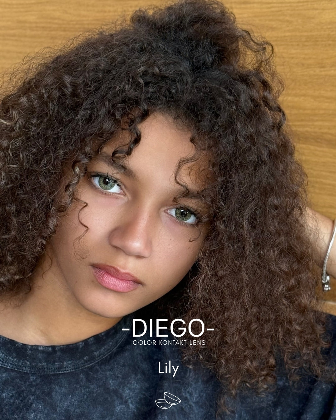 Lily Renkli Lens